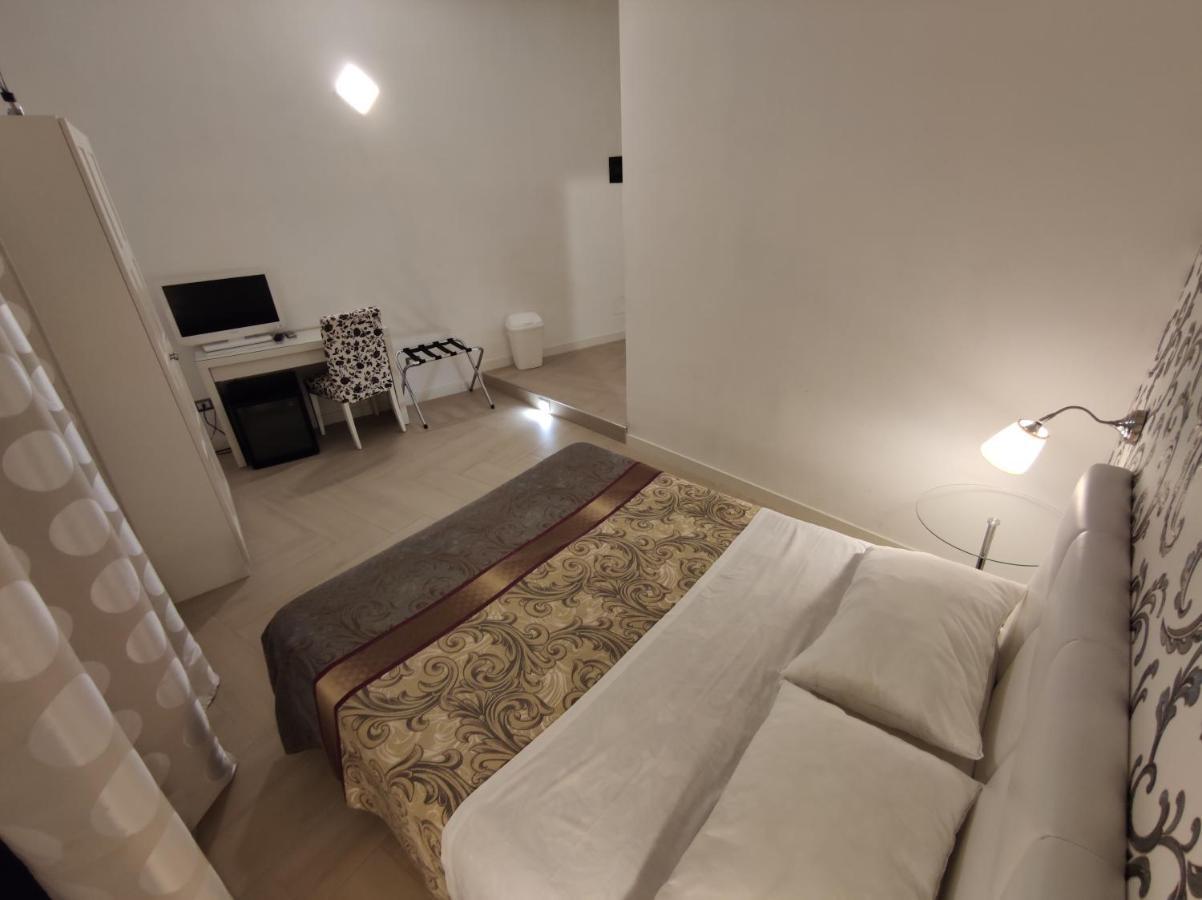 Sami Rooms - Teatro A 400 Mt - Ortigia A 1500 Mt - Syracuse Buitenkant foto