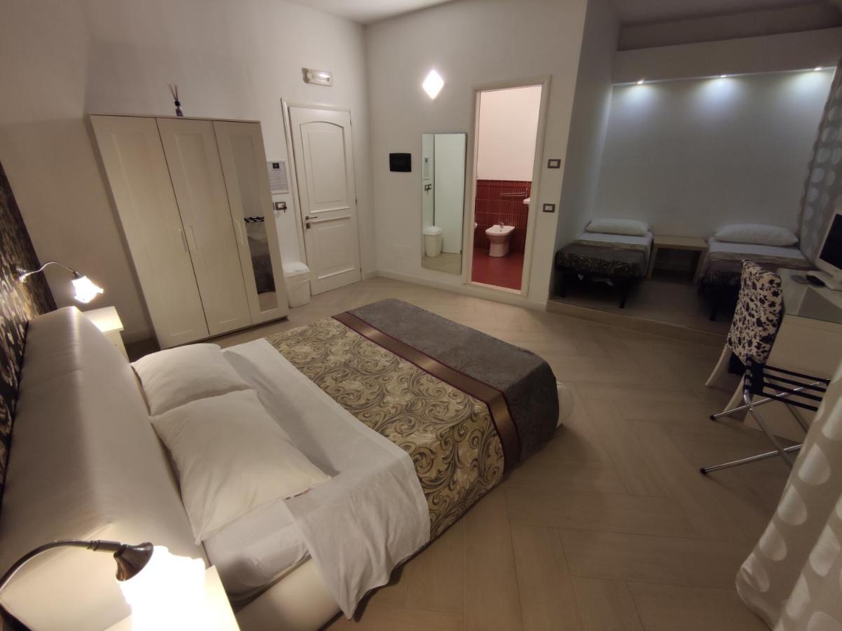 Sami Rooms - Teatro A 400 Mt - Ortigia A 1500 Mt - Syracuse Buitenkant foto