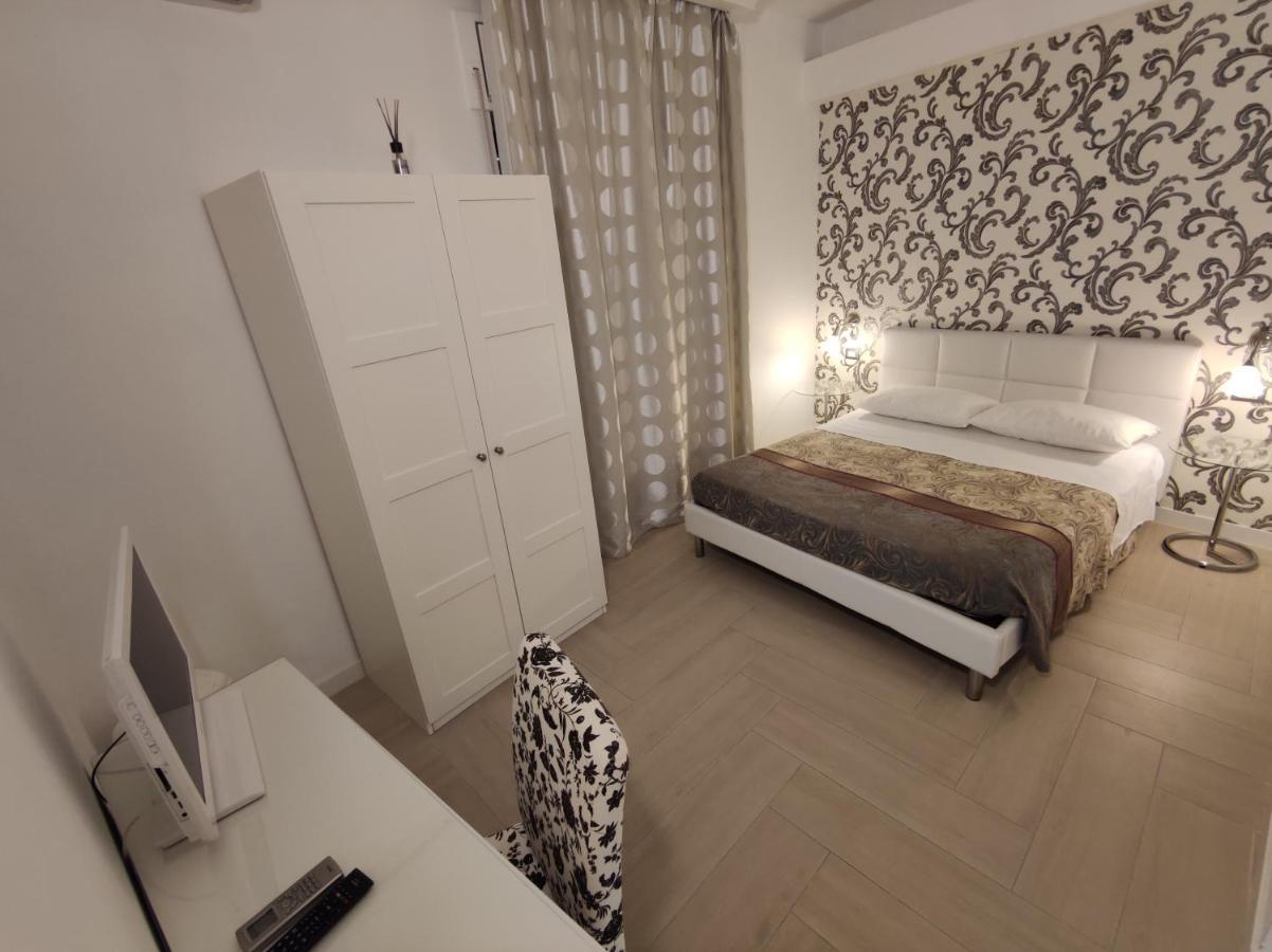 Sami Rooms - Teatro A 400 Mt - Ortigia A 1500 Mt - Syracuse Buitenkant foto