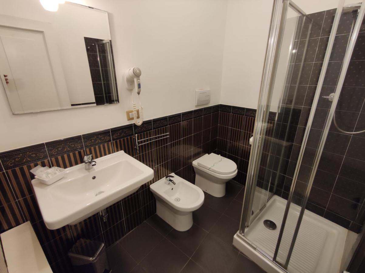 Sami Rooms - Teatro A 400 Mt - Ortigia A 1500 Mt - Syracuse Buitenkant foto