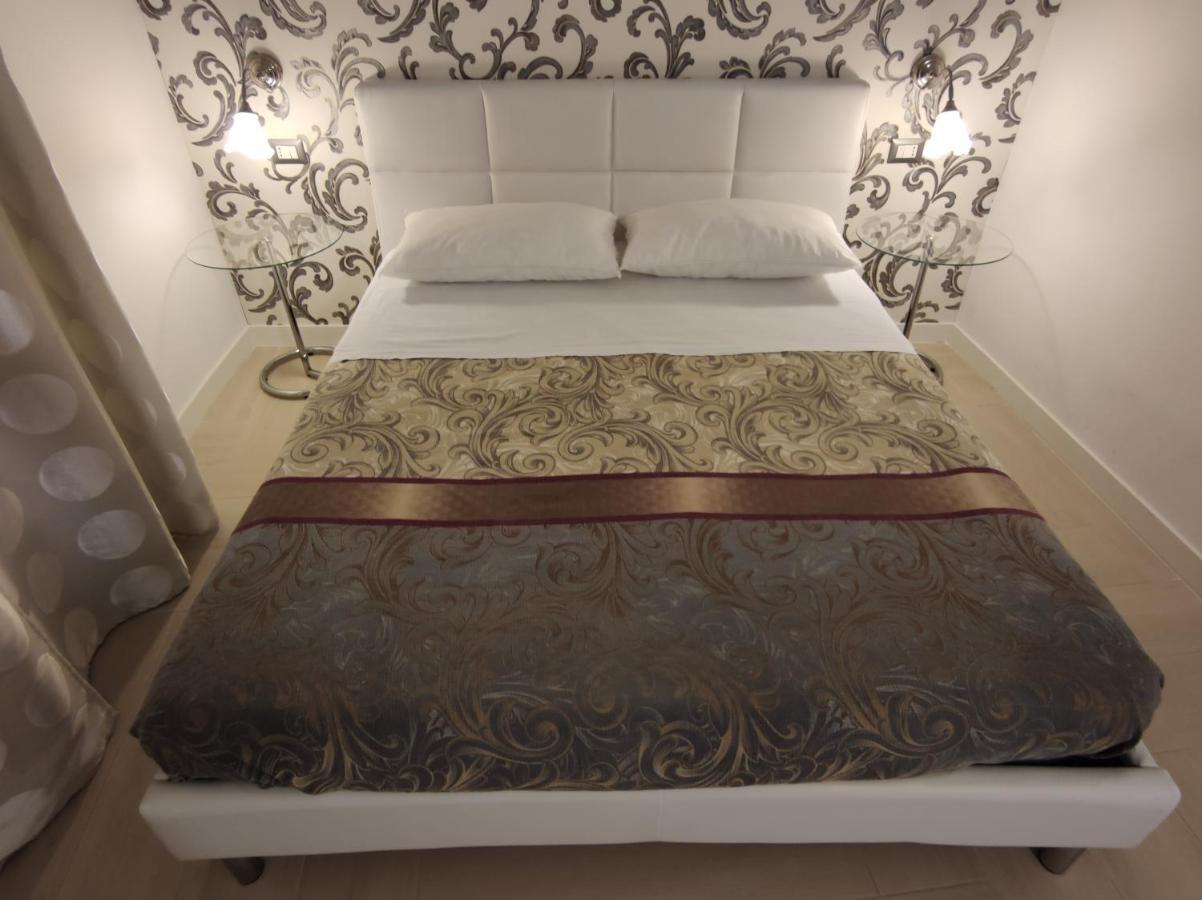 Sami Rooms - Teatro A 400 Mt - Ortigia A 1500 Mt - Syracuse Buitenkant foto